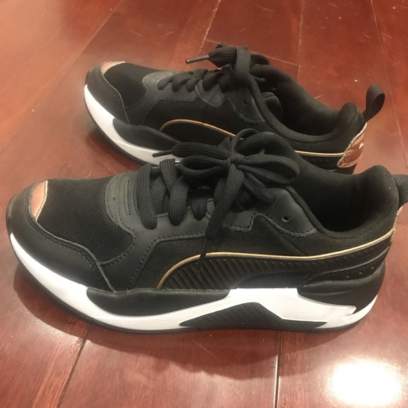 BRAND NEW PUMA ROSE AND BLACK SHOE - Picture 5 of 6